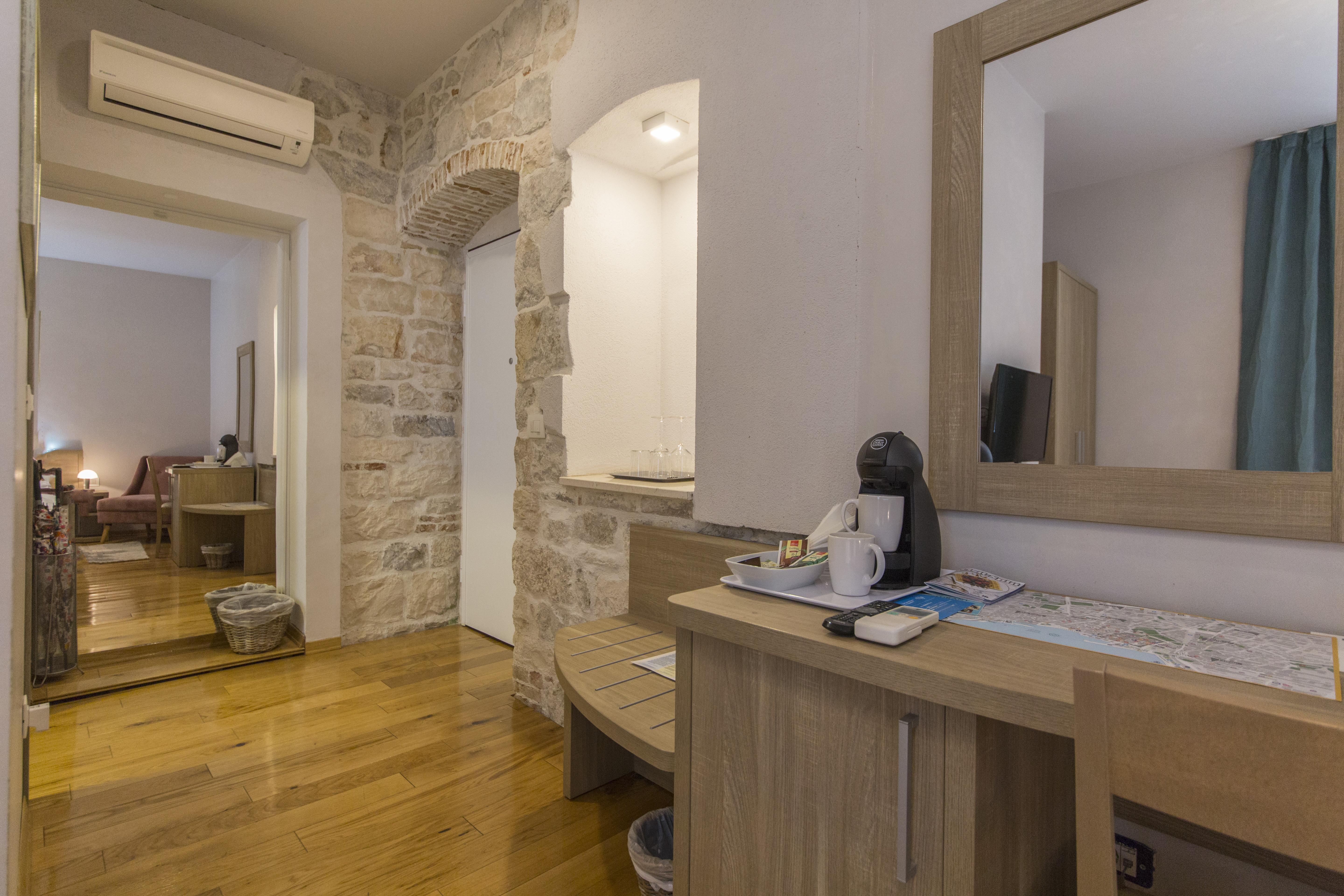 ספליט Tifani Luxury Rooms מראה חיצוני תמונה